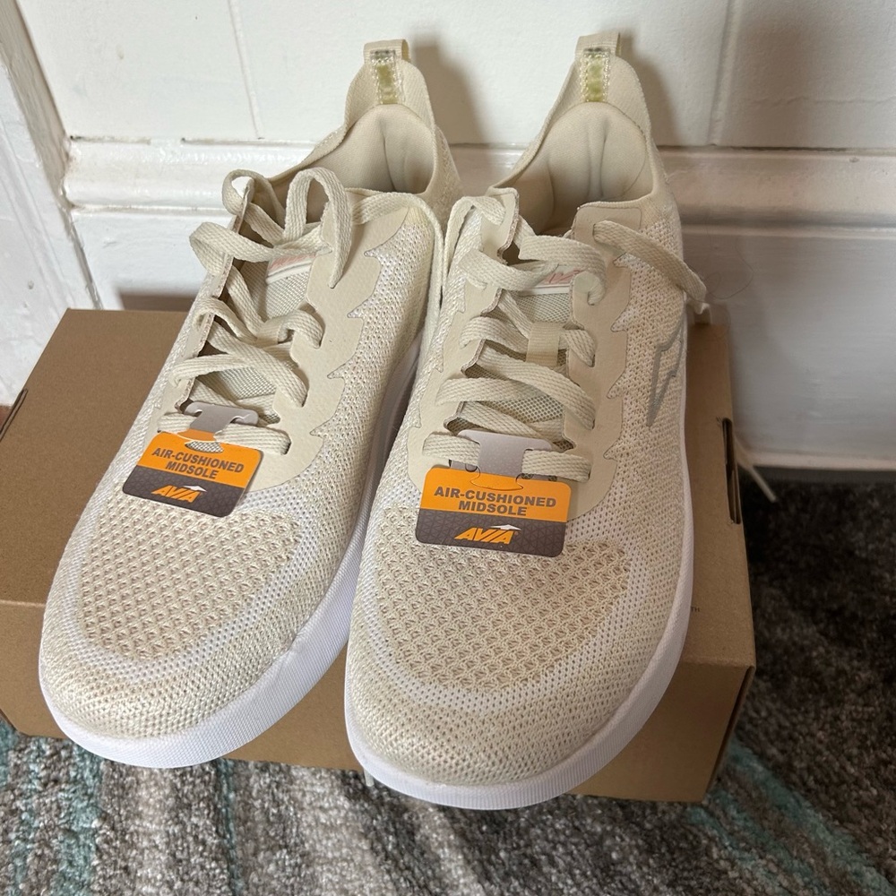 Avia cushioned midsole cream Knit Sneakers